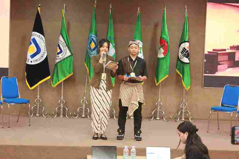 Pembukaan Sesi Debat